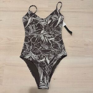 Vuori Heat Wave One Piece New Without Tag